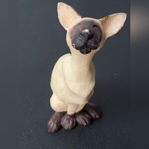 Vintage Siamese Cat Figurine "The Poser Siamese"